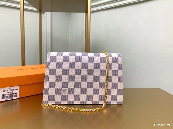 First bag ru LOUIS CHAIN WALLET VUITTON CROISETTE 0815